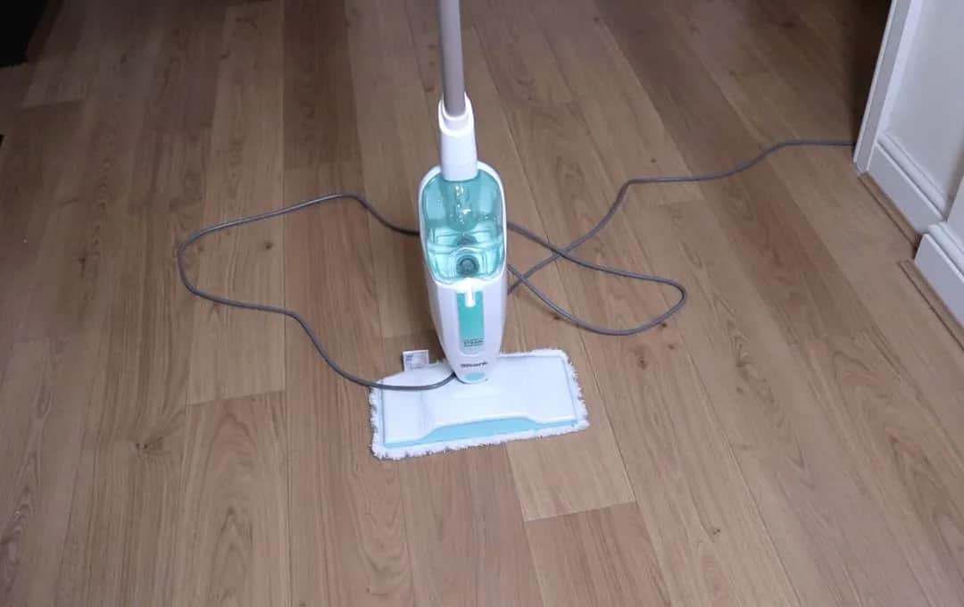 Czy mopem parowym można czyścić panele? Sprawdź, zanim zniszczysz!