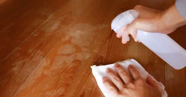 Jak zlikwidować zarysowania na panelach podłogowych - sprawdzone metody